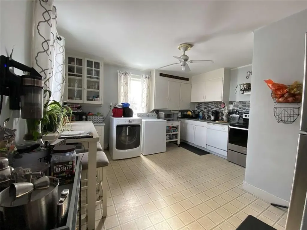 19 Vernon Avenue Newport RI 02840