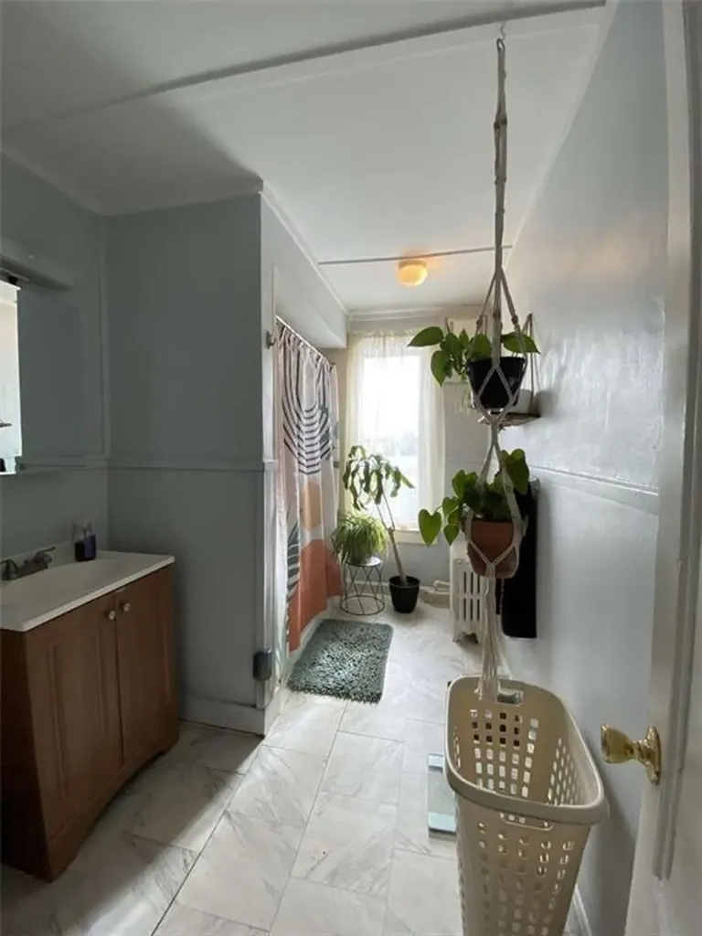 19 Vernon Avenue Newport RI 02840