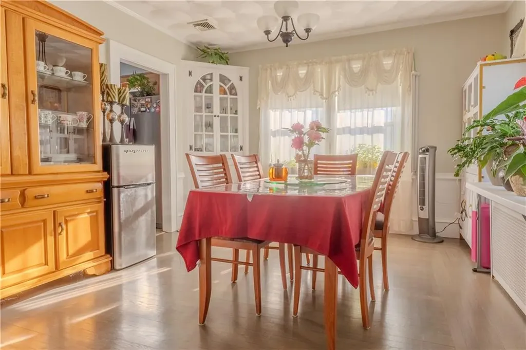 73 Western Promenade Street Cranston RI 02905