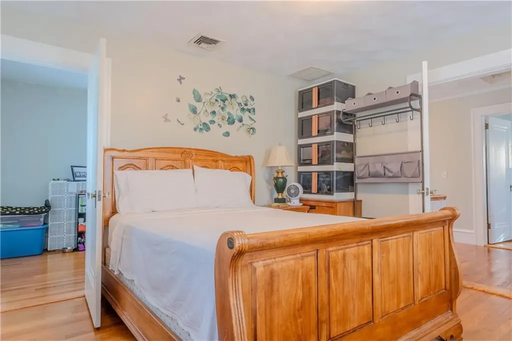 73 Western Promenade Street Cranston RI 02905