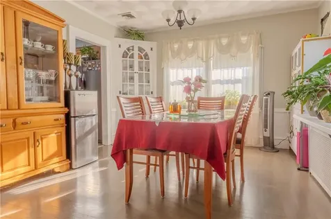 73 Western Promenade Street Cranston RI 02905