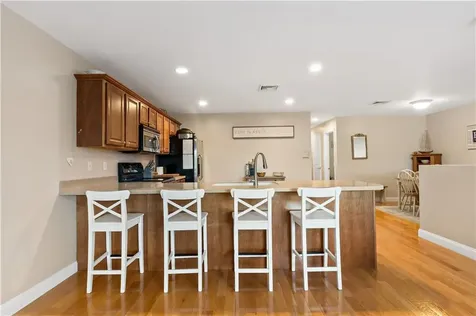 667 Metacom Avenue Bristol RI 02809