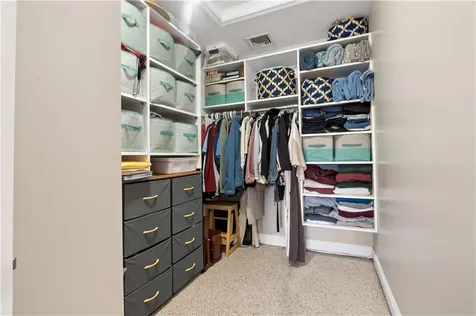 667 Metacom Avenue Bristol RI 02809