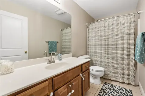 667 Metacom Avenue Bristol RI 02809