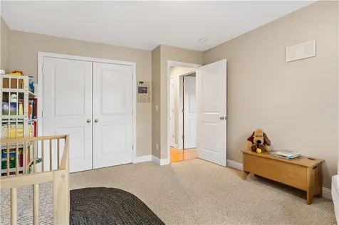 667 Metacom Avenue Bristol RI 02809