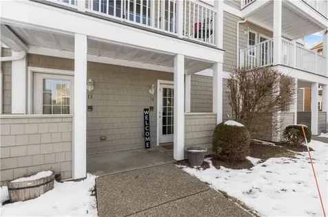 667 Metacom Avenue Bristol RI 02809