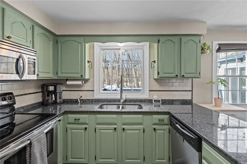 305 Spring Valley Drive East Greenwich RI 02818