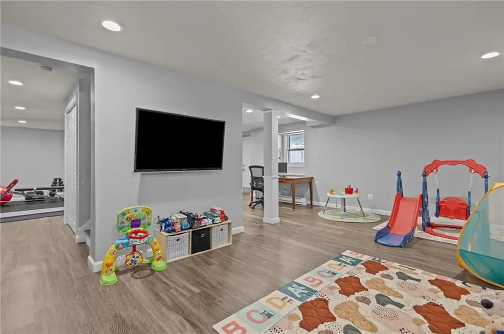 305 Spring Valley Drive East Greenwich RI 02818