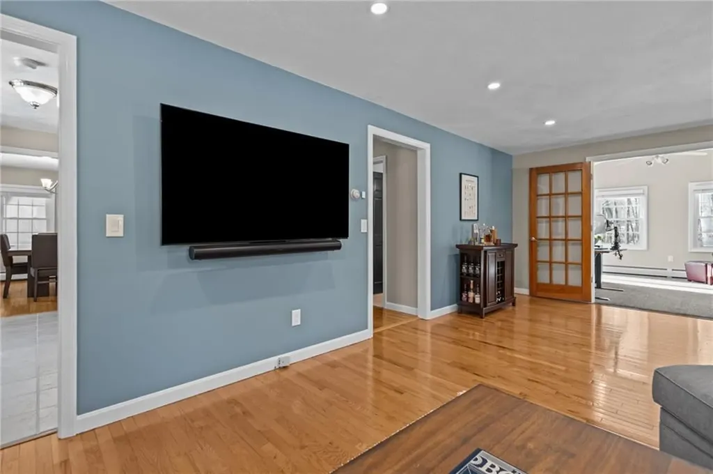 305 Spring Valley Drive East Greenwich RI 02818