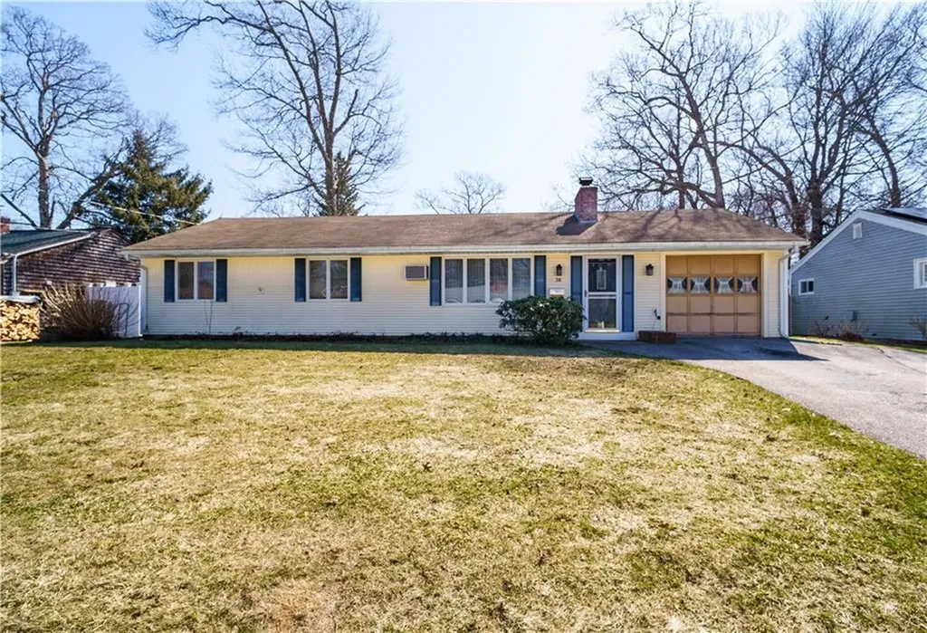 30 Torrington Drive Warwick RI 02889