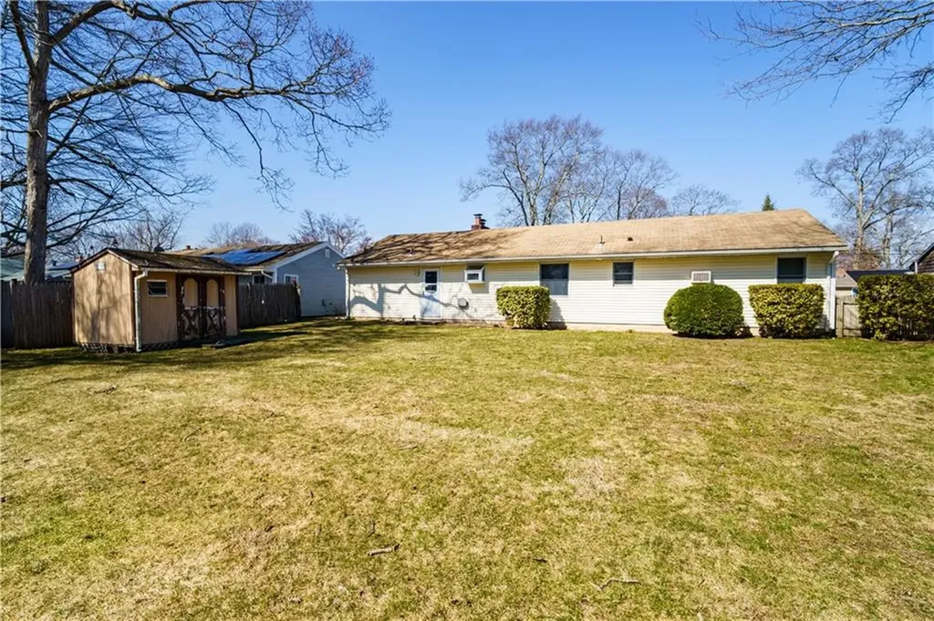 30 Torrington Drive Warwick RI 02889