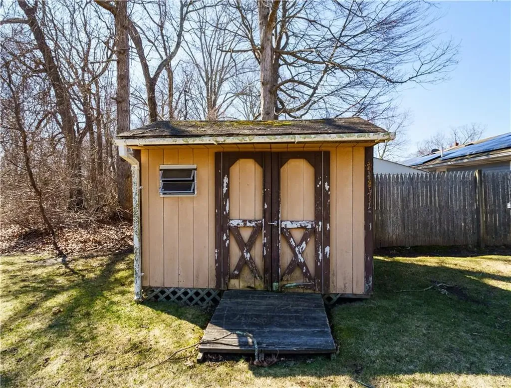 30 Torrington Drive Warwick RI 02889