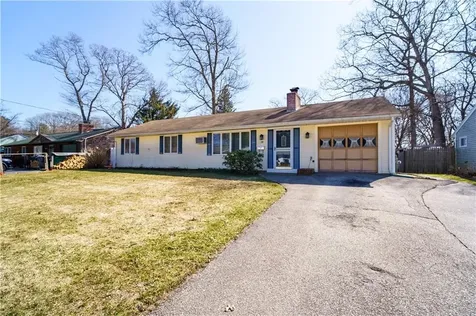 30 Torrington Drive Warwick RI 02889