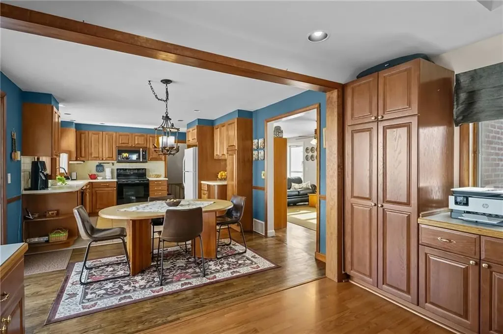 33 Orchard View Road Portsmouth RI 02871