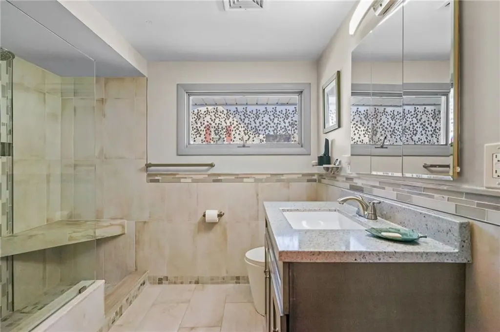 33 Orchard View Road Portsmouth RI 02871