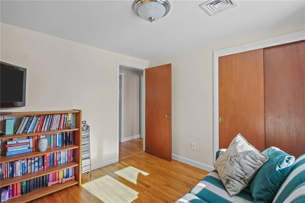 33 Orchard View Road Portsmouth RI 02871