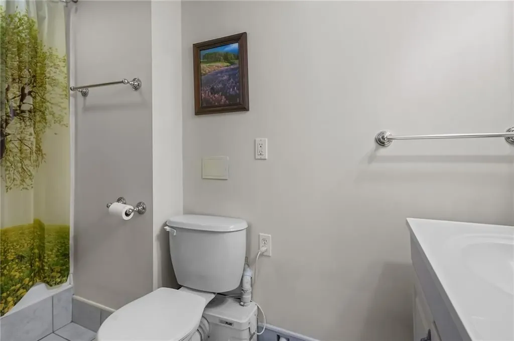 33 Orchard View Road Portsmouth RI 02871