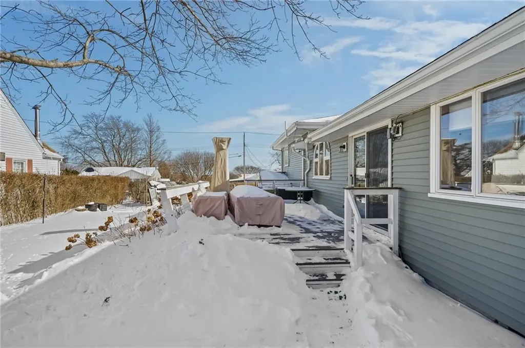 33 Orchard View Road Portsmouth RI 02871