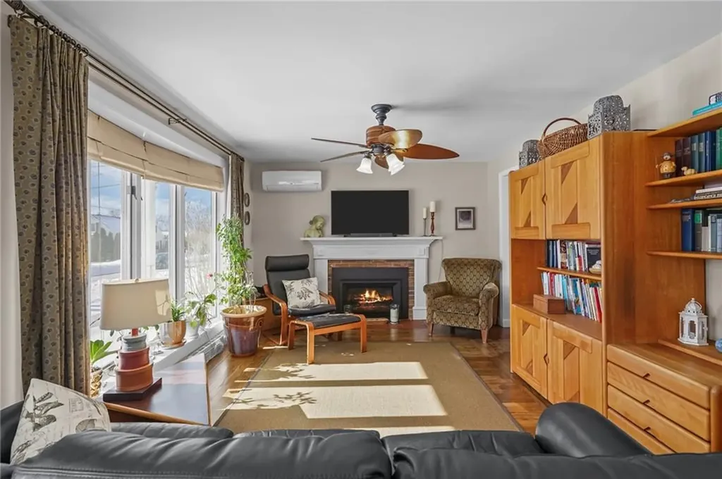 33 Orchard View Road Portsmouth RI 02871