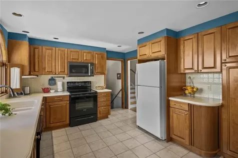 33 Orchard View Road Portsmouth RI 02871