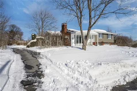 33 Orchard View Road Portsmouth RI 02871