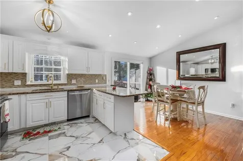 26 Smith Street Lincoln RI 02865