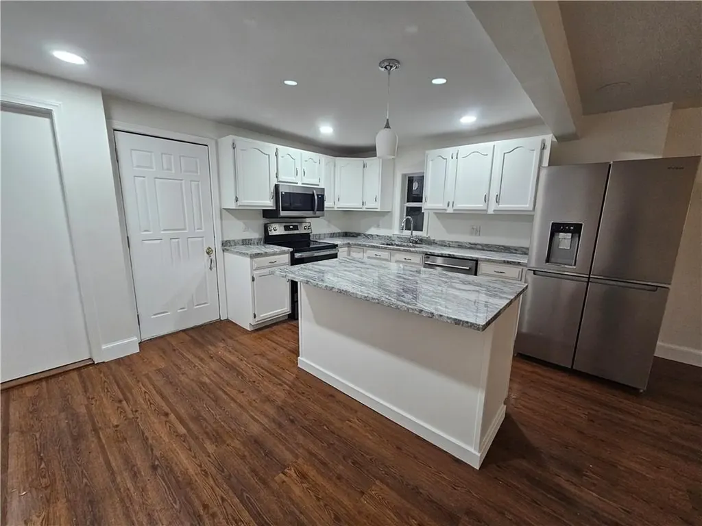 34 Elmcrest Drive Pawtucket RI 02861