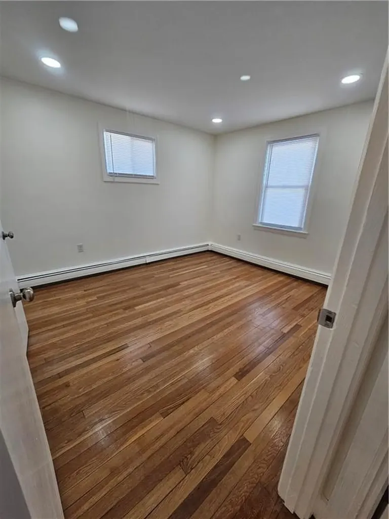 34 Elmcrest Drive Pawtucket RI 02861