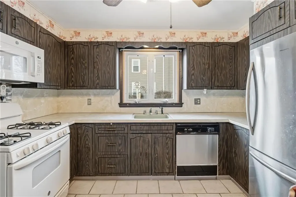 60 Stedman Avenue Pawtucket RI 02860