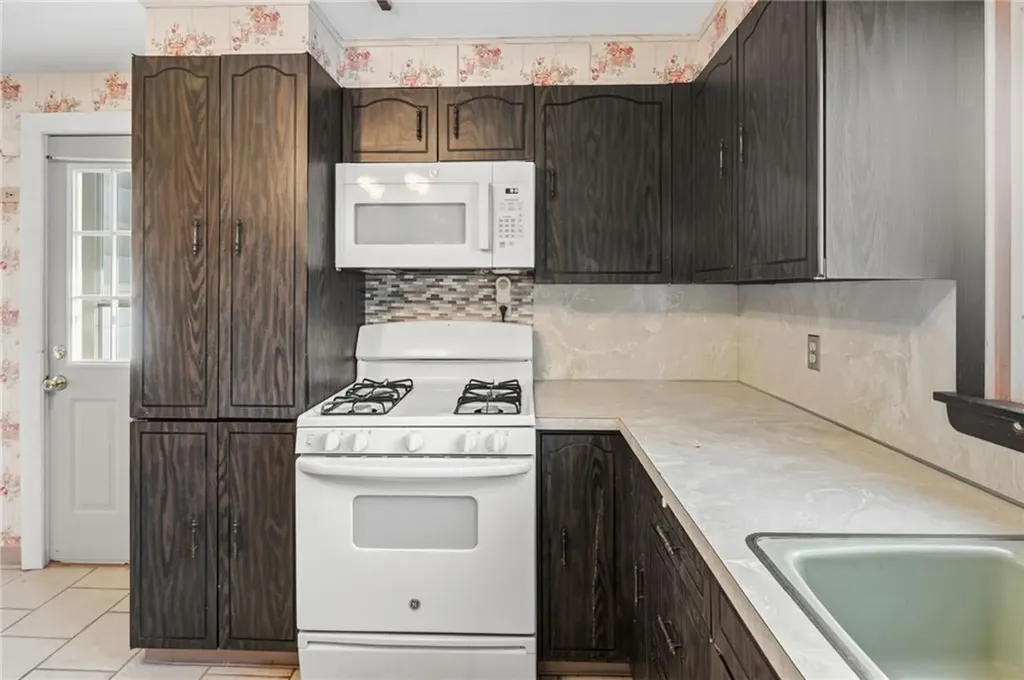 60 Stedman Avenue Pawtucket RI 02860