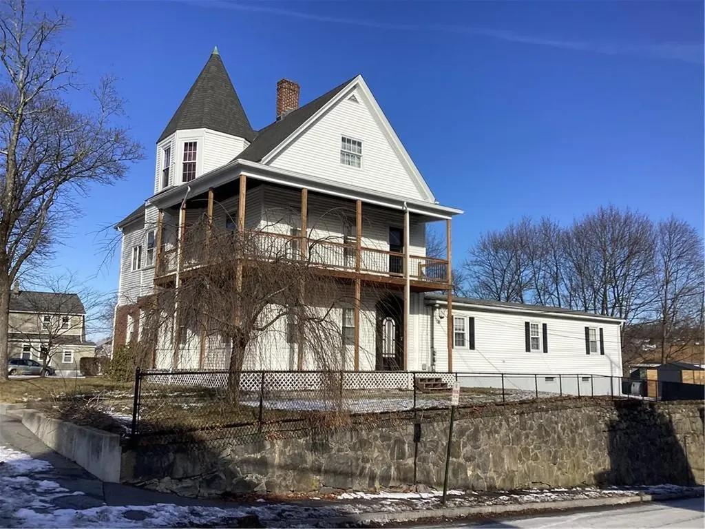 1 Bouvier Avenue Lincoln RI 02838