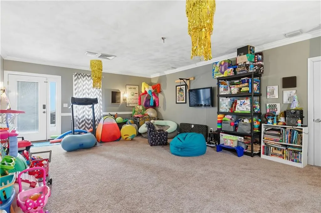 1 Bouvier Avenue Lincoln RI 02838