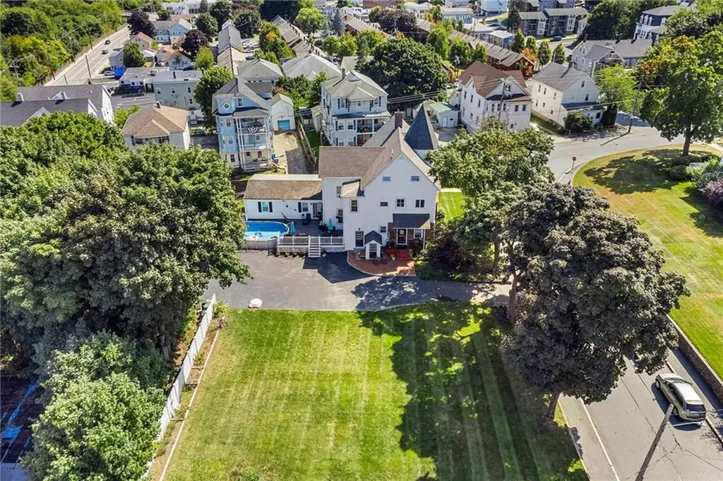 1 Bouvier Avenue Lincoln RI 02838