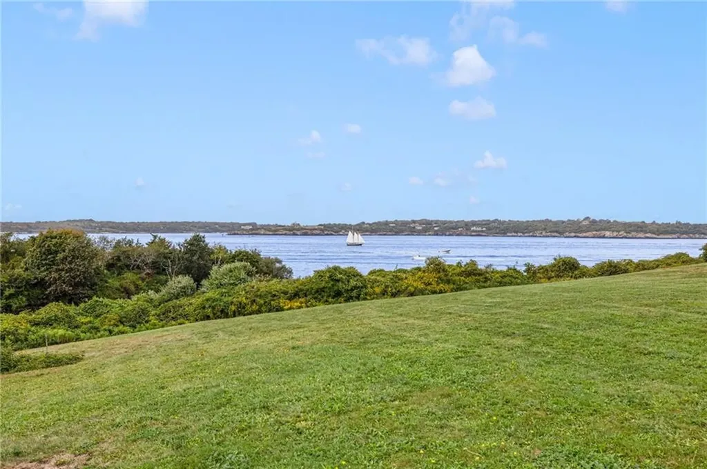 65 Ridge Road Newport RI 02840