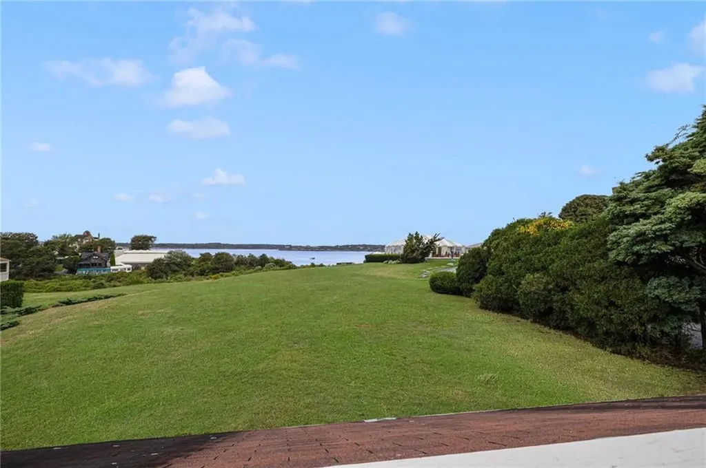 65 Ridge Road Newport RI 02840