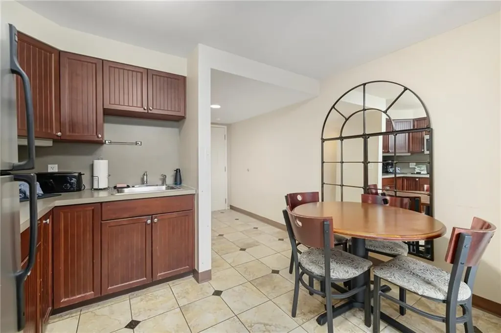 65 Ridge Road Newport RI 02840