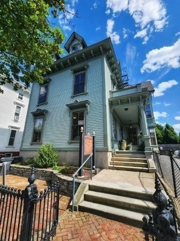 390 Broadway Providence RI 02909
