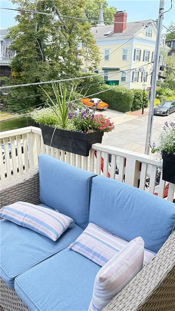 75 Pelham Street Newport RI 02840