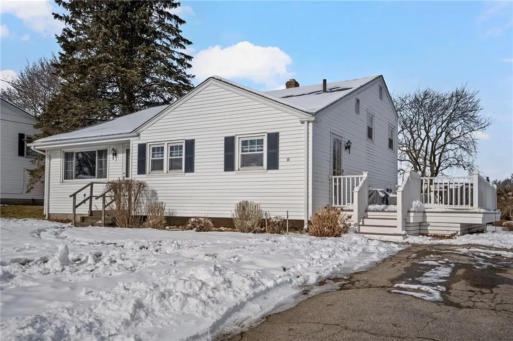 35 Squantum Drive Middletown RI 02842