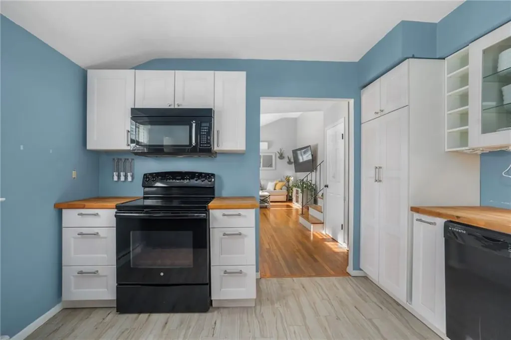 35 Squantum Drive Middletown RI 02842