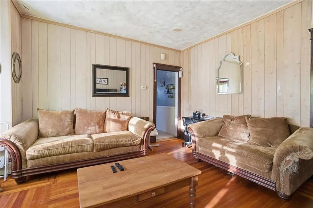 183 Byfield Street Providence RI 02905