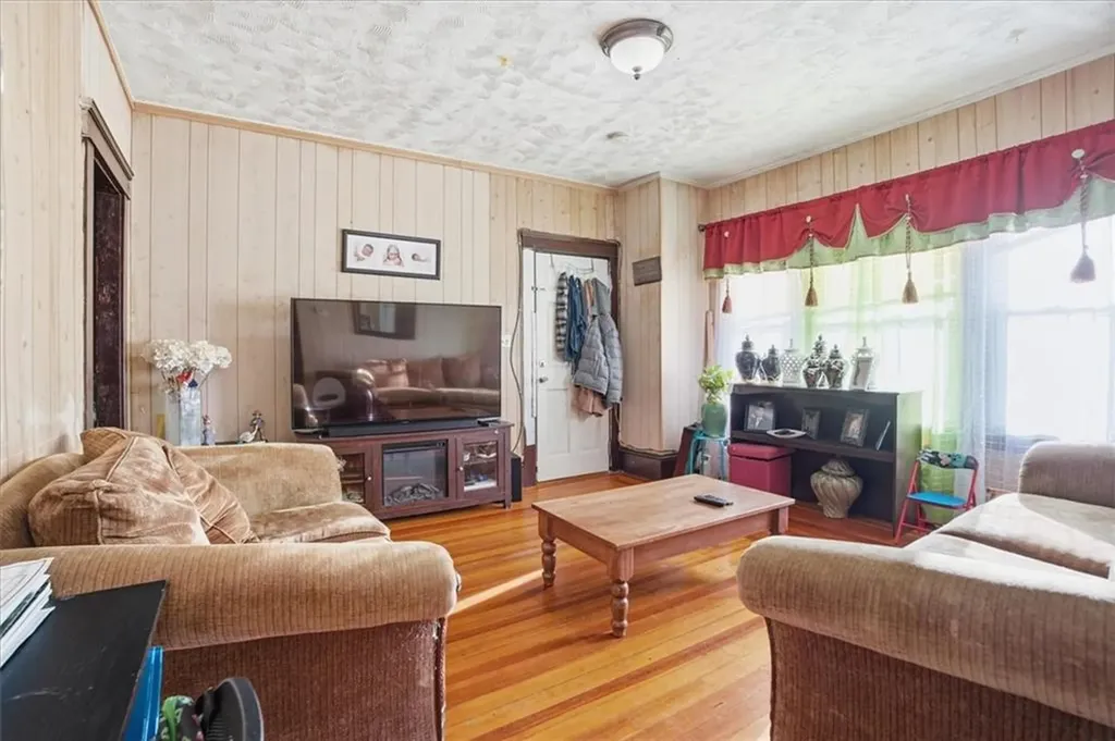183 Byfield Street Providence RI 02905