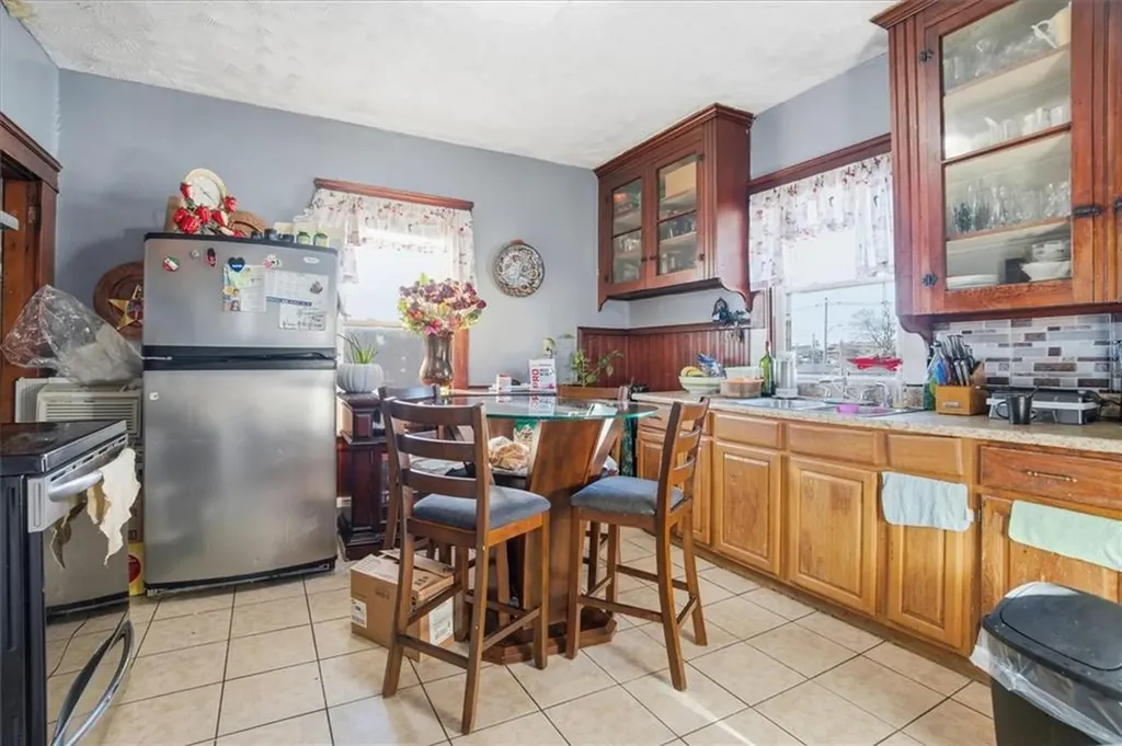 183 Byfield Street Providence RI 02905
