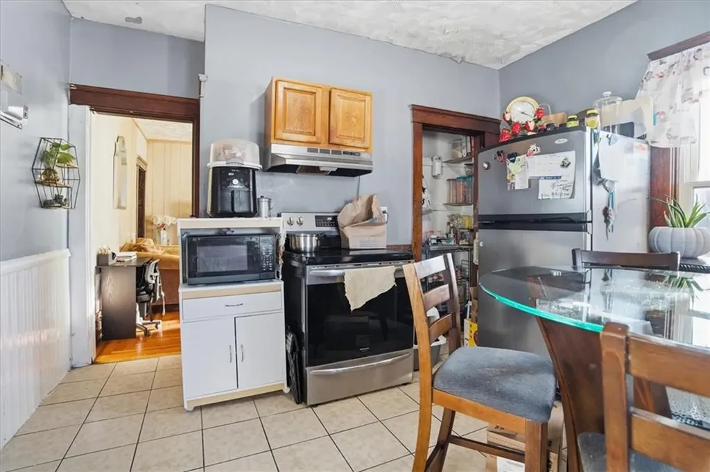 183 Byfield Street Providence RI 02905