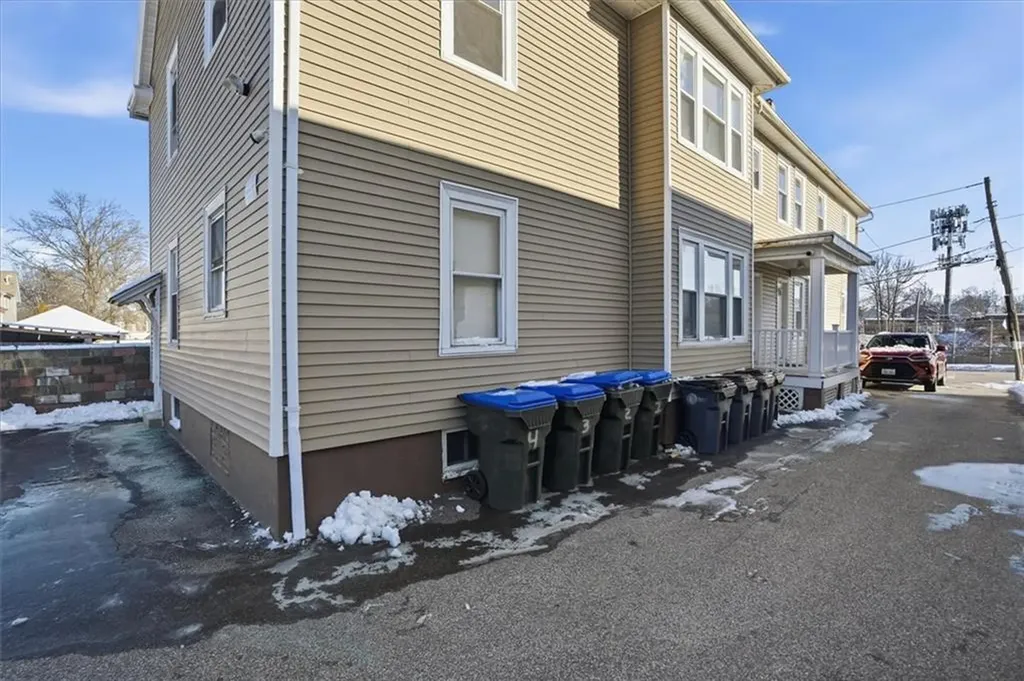 183 Byfield Street Providence RI 02905