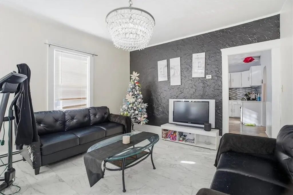 183 Byfield Street Providence RI 02905