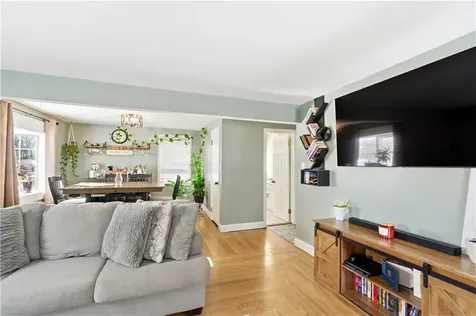 727 Mendon Road Woonsocket RI 02895