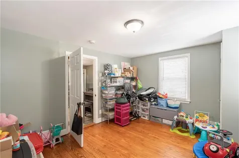 727 Mendon Road Woonsocket RI 02895