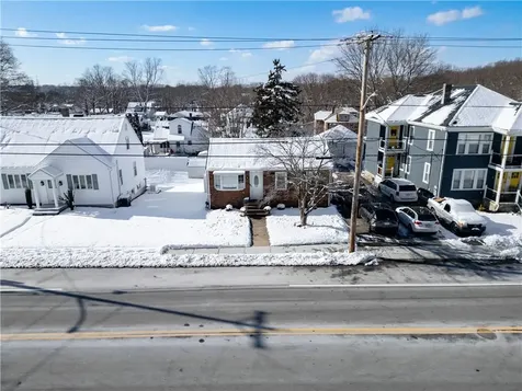 727 Mendon Road Woonsocket RI 02895