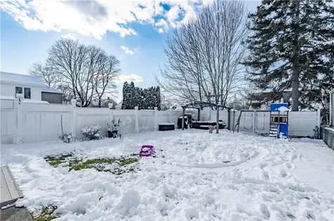 727 Mendon Road Woonsocket RI 02895